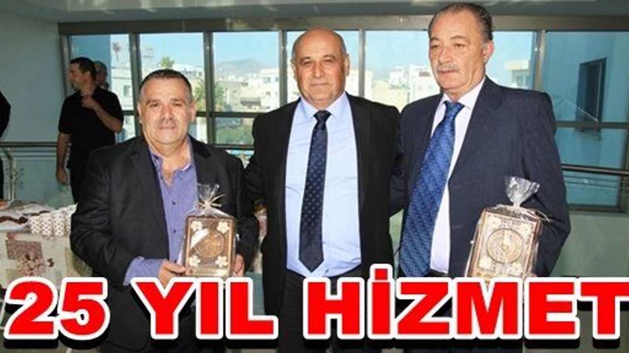 Gönyeli Belediyesi’nden Emekli Olan Personele Kokteylle Veda