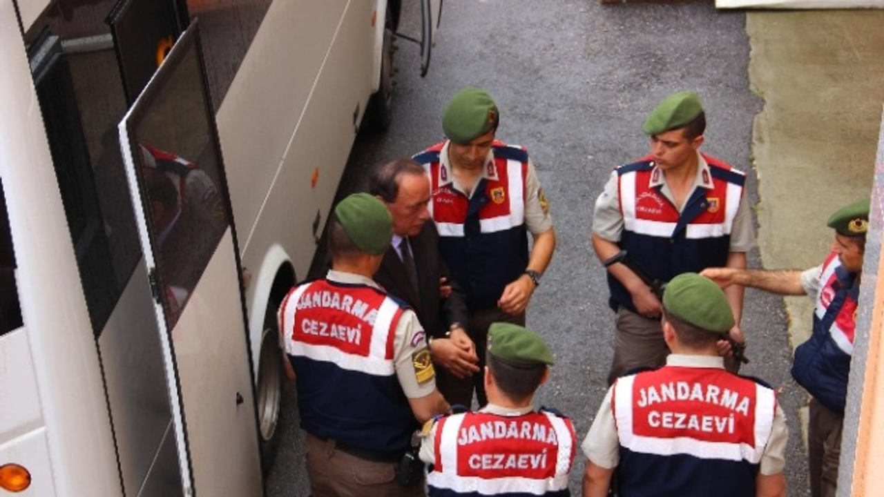 Ünlü kabadayı çakıcı Mahkeme salon'unu inletti