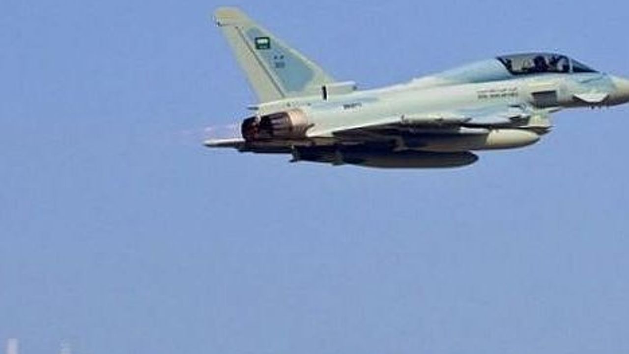 Suudi Arabistan'da Ürdün'e Ait F-16 Savaş Uçağı Düştü