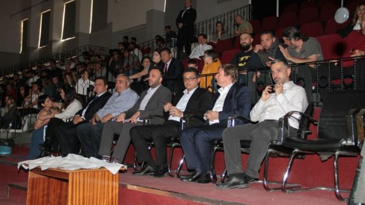 BAŞBAKAN ERHÜRMAN KUZEY KIBRIS TURKCELL TEKERLEKLİ BASKETBOL TAKIMI - ÇANAKKALE BOĞAZGÜCÜ KARŞILAŞMASINI İZLEDİ
