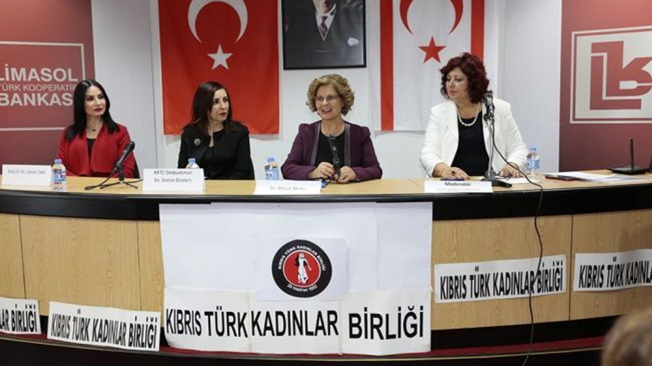 MERAL AKINCI, DÜNYA KADINLAR GÜNÜ PANELİ’NDE “KIBRIS TÜRK TOPLUMUNDA KADININ GÖRÜNÜRLÜĞÜ” KONUSUNDA KONUŞTU
