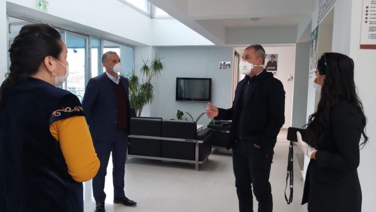 Akpınar; “Her bir öğrencimiz bizim evladımızdır ve onlara sahip çıkma noktasında hiç bir endişeniz ve korkunuz olmasın”