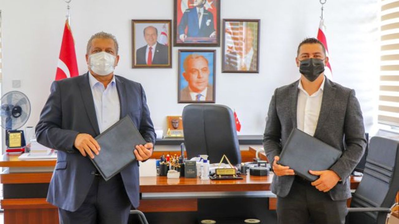 Gazimağusa’da  bisiklet istasyonu kurulması için Velespeed ile sözleşme imzalandı