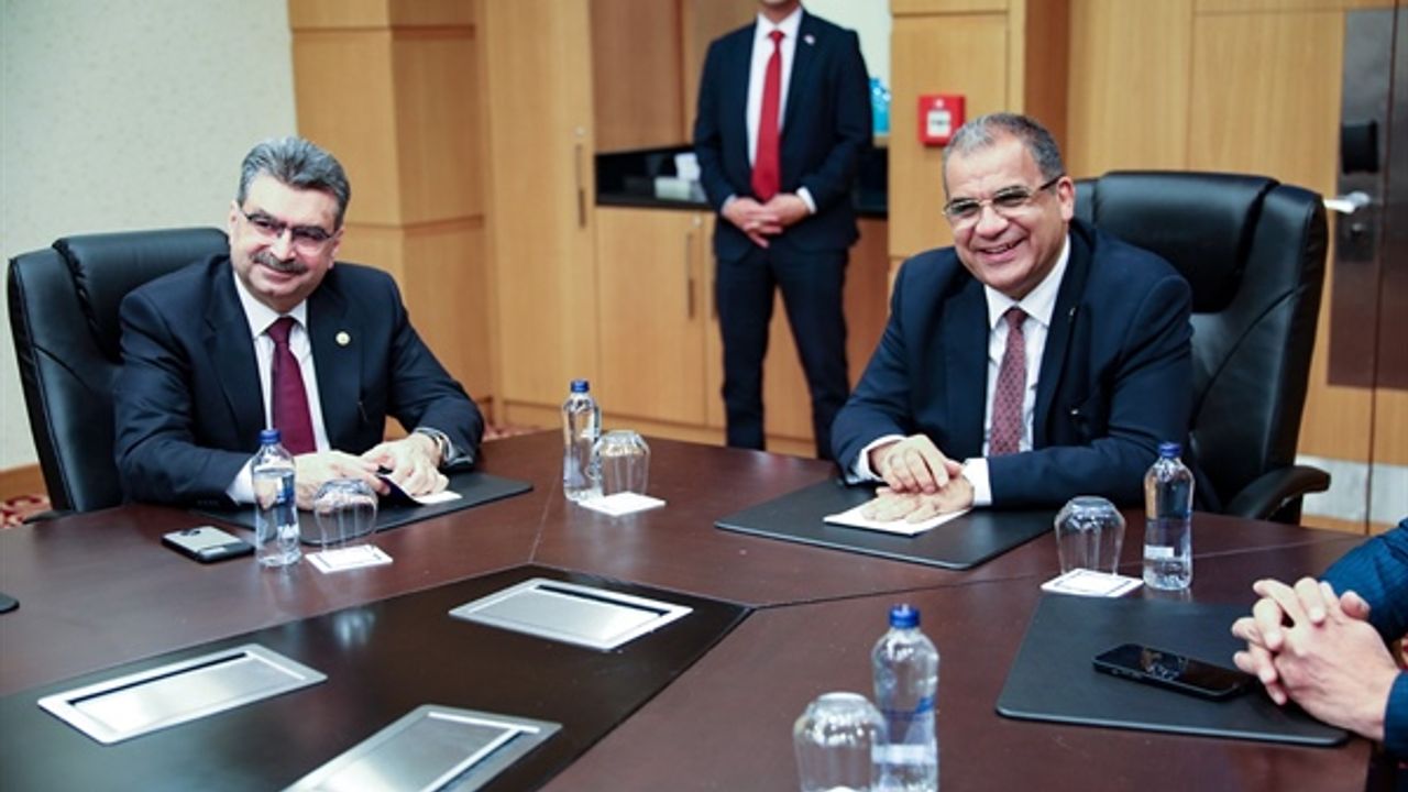 Başbakan Sucuoğlu Ankara'da temaslarda bulunuyor