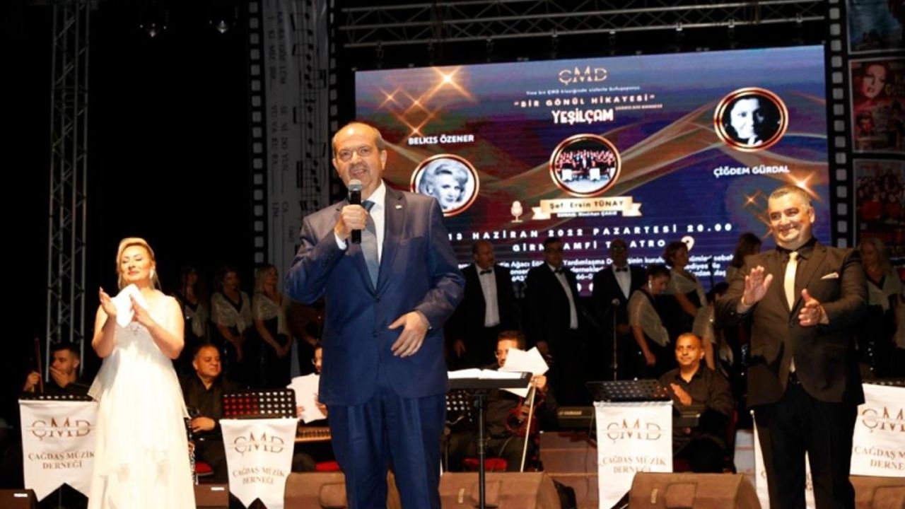Tatar, “Bir Gönül Hikayesi – Yeşilçam Şarkıları” konserini izledi