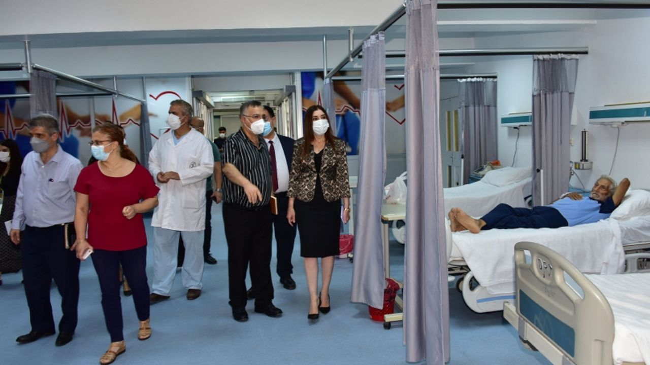 Altuğra, Lefkoşa Dr. Burhan Nalbantoğlu Devlet Hastanesi’nde incelemelerde bulundu