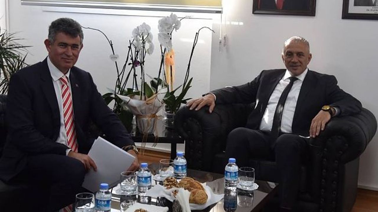 TC Lefkoşa Büyükelçisi Feyzioğlu, Çalışma ve Sosyal Güvenlik Bakanı Taçoy’u ziyaret etti