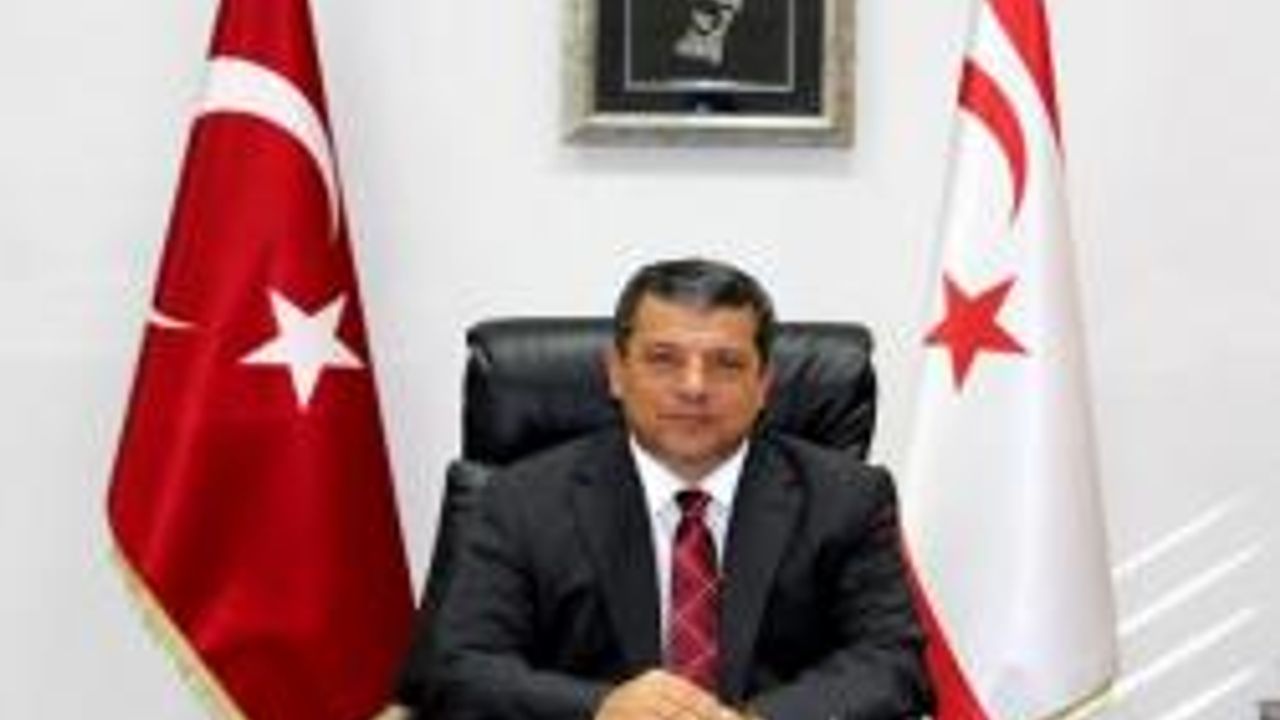 Bakan Dürüst, Cumhurbaşkanı Akıncı’nın Onaylamadığı Üçlü Atama Kararnamesi İle İlgili Açıklama Yaptı