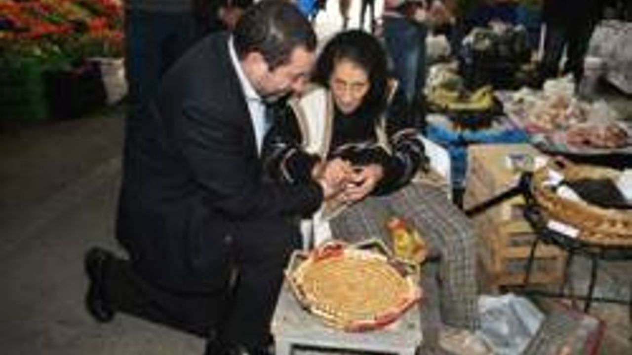 BAŞBAKAN YARDIMCISI SERDAR DENKTAŞ, ARASTA VE LOKMACI ESNAFINI ZİYARET ETTİ…