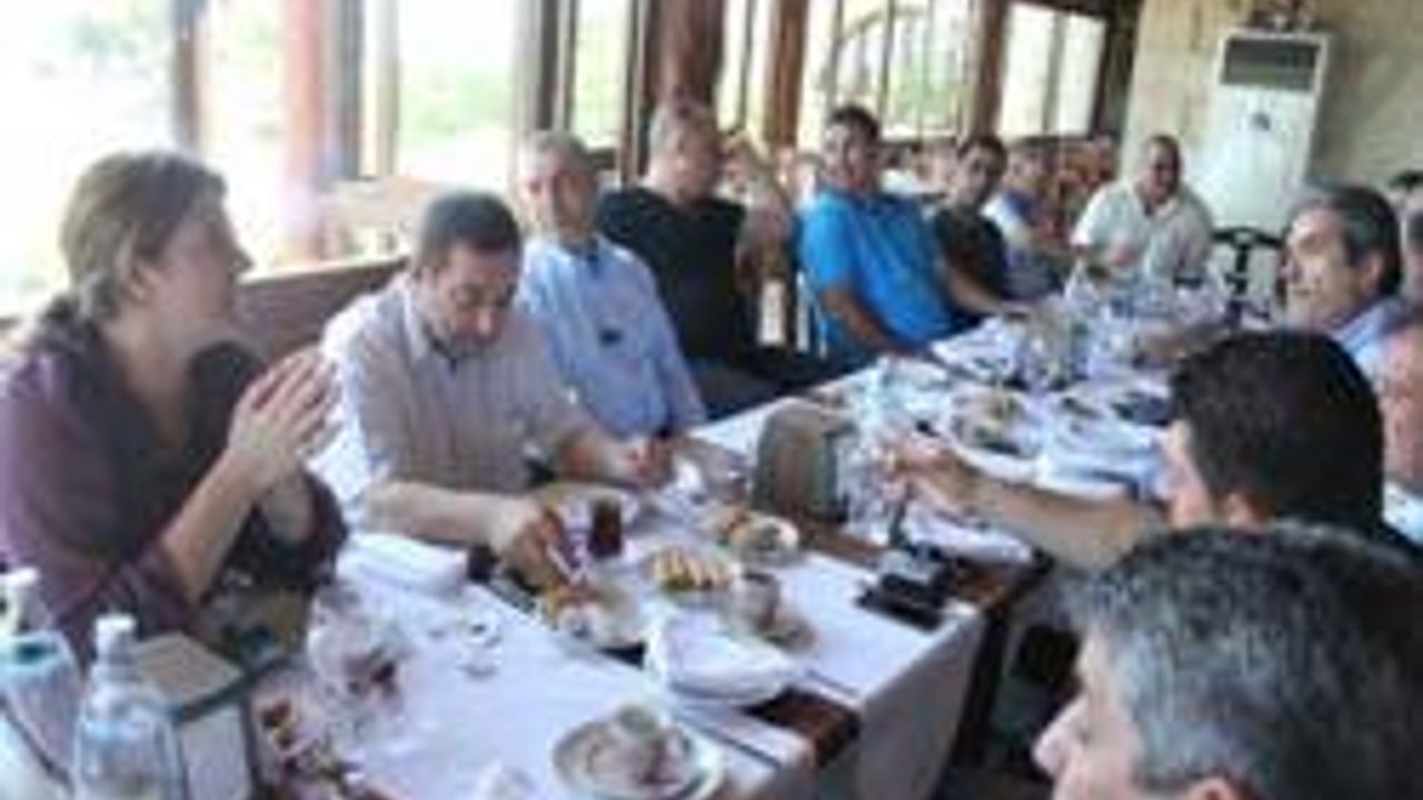 DPUG Girne Belediye Başkan Adayı Tekerek Girne Bölgesi Restorant İşletmecilerini Ziyaret Etti
