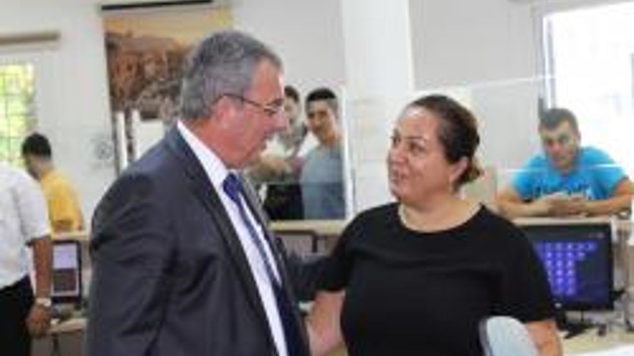 İçişleri bakanı Kutlu Evren Girne kaymakamlığı ve Girne tapu kadastro dairesi’ni ziyaret etti
