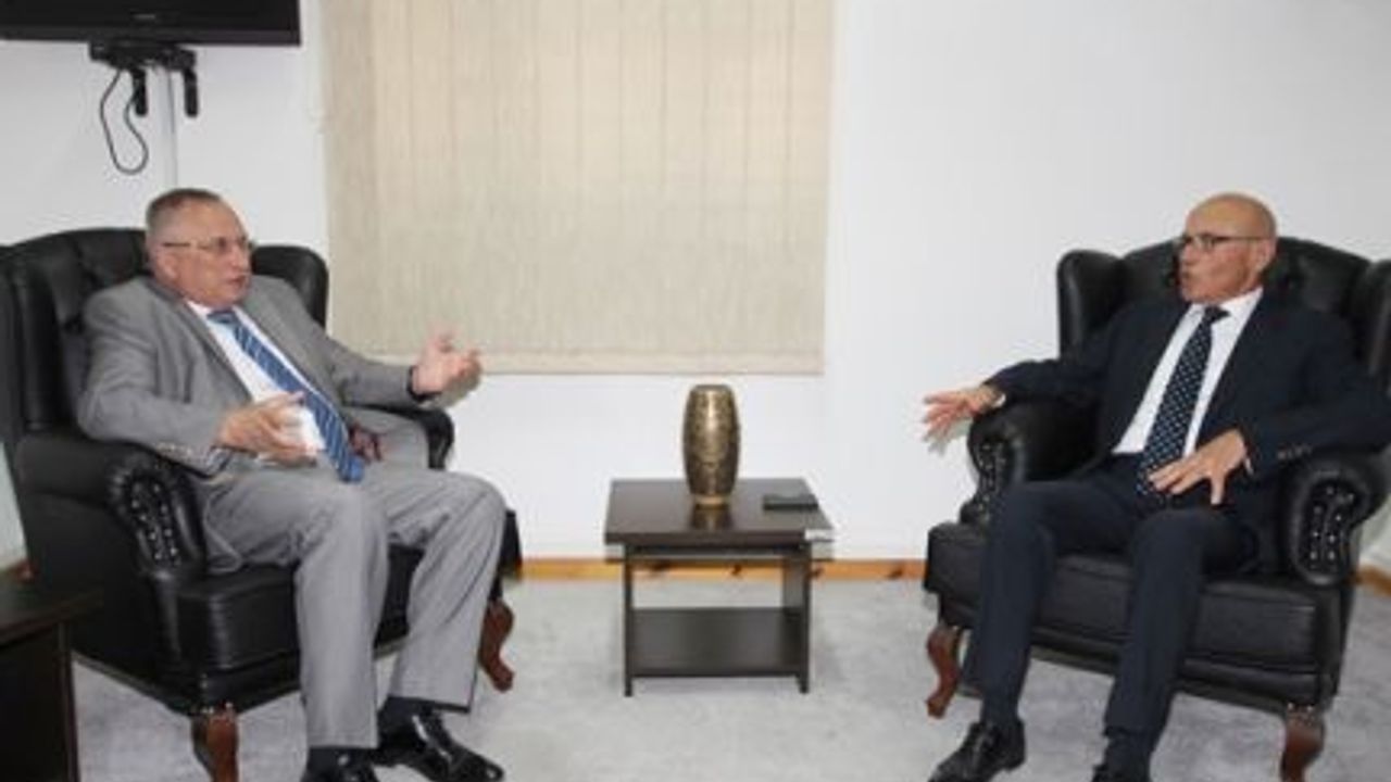 Rus Büyükelçi Osadchıv, CTP-BG Genel Başkanı Talat İle Görüştü