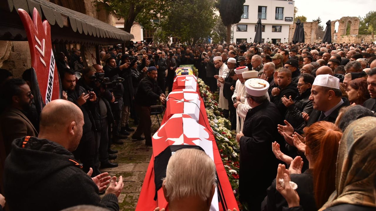 KKTC, Adıyaman’da hayatını kaybeden evlatlarını son yolculuklarına uğurluyor