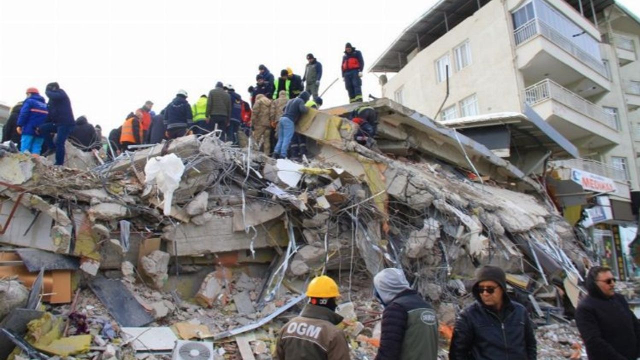 Deprem felaketinde 5'inci gün: Can kaybı sayısı 18 bin 991'e yükseldi