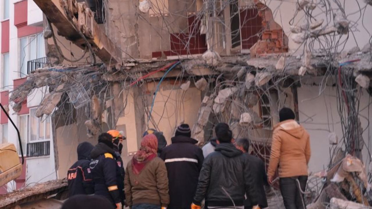 Adıyaman'ın Besni ilçesinde yıkılan 6 binanın müteahhidi Mersin'de yakalandı