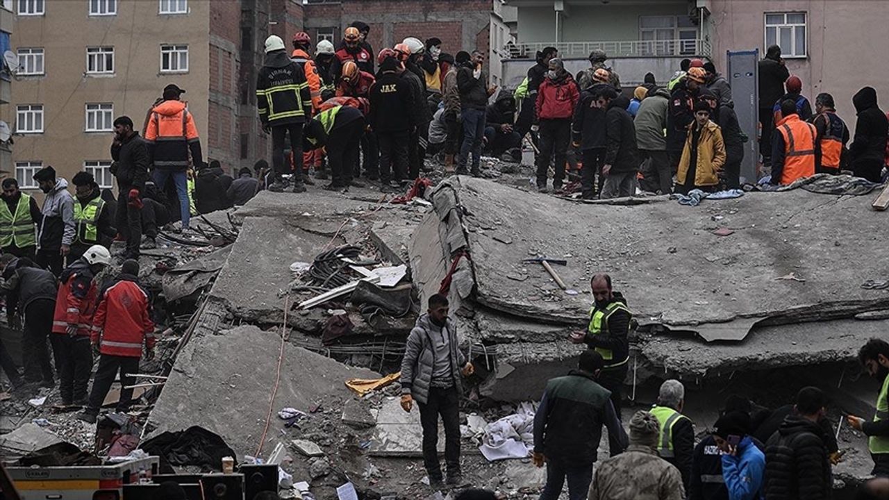 Koca, Kahramanmaraş merkezli depremlerde 1651 vatandaşın hayatını kaybettiğini bildirdi