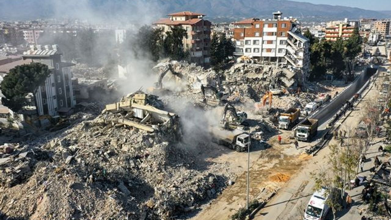 Depremlerde 40 bin 642 kişi hayatını kaybetti