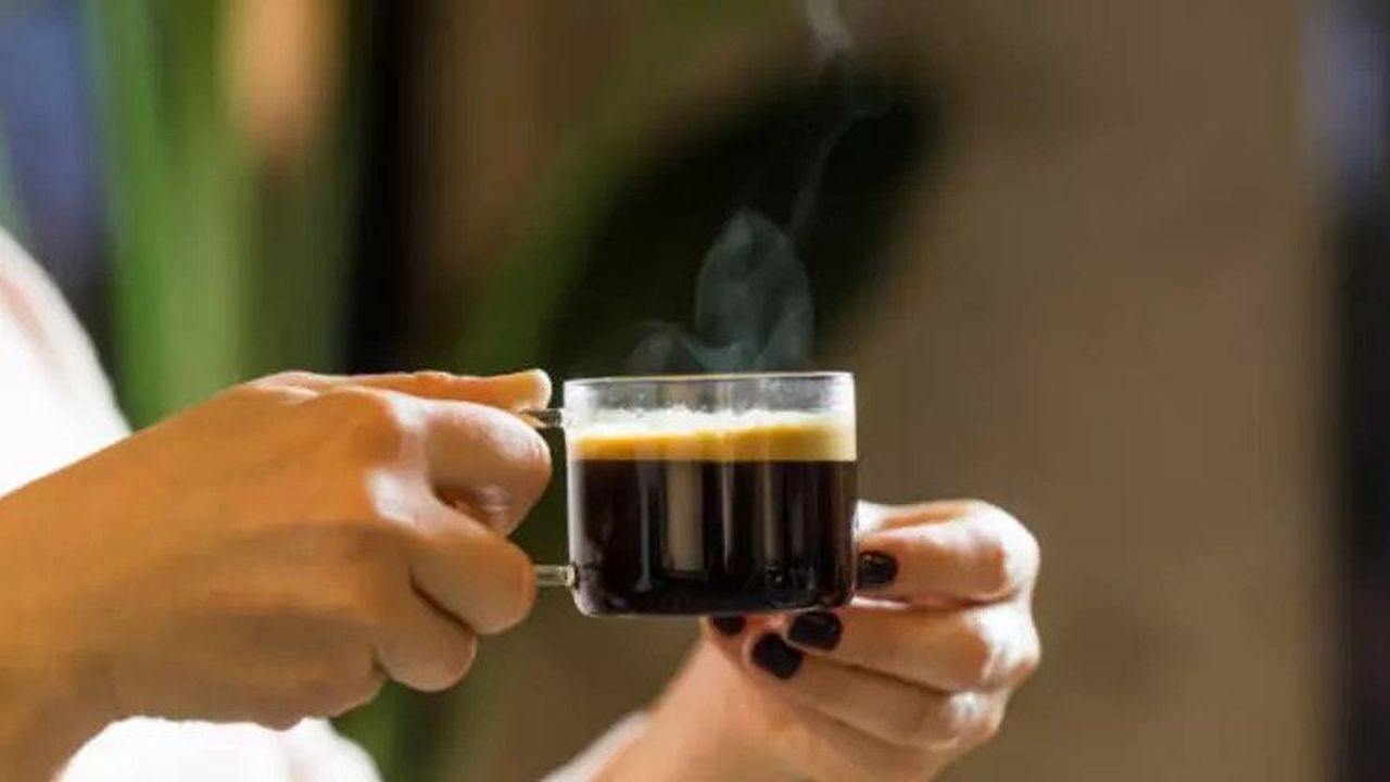 Araştırma: Kahve Tüketenler Daha Fazla Adım Atıyor Ancak Daha Az Uyuyor