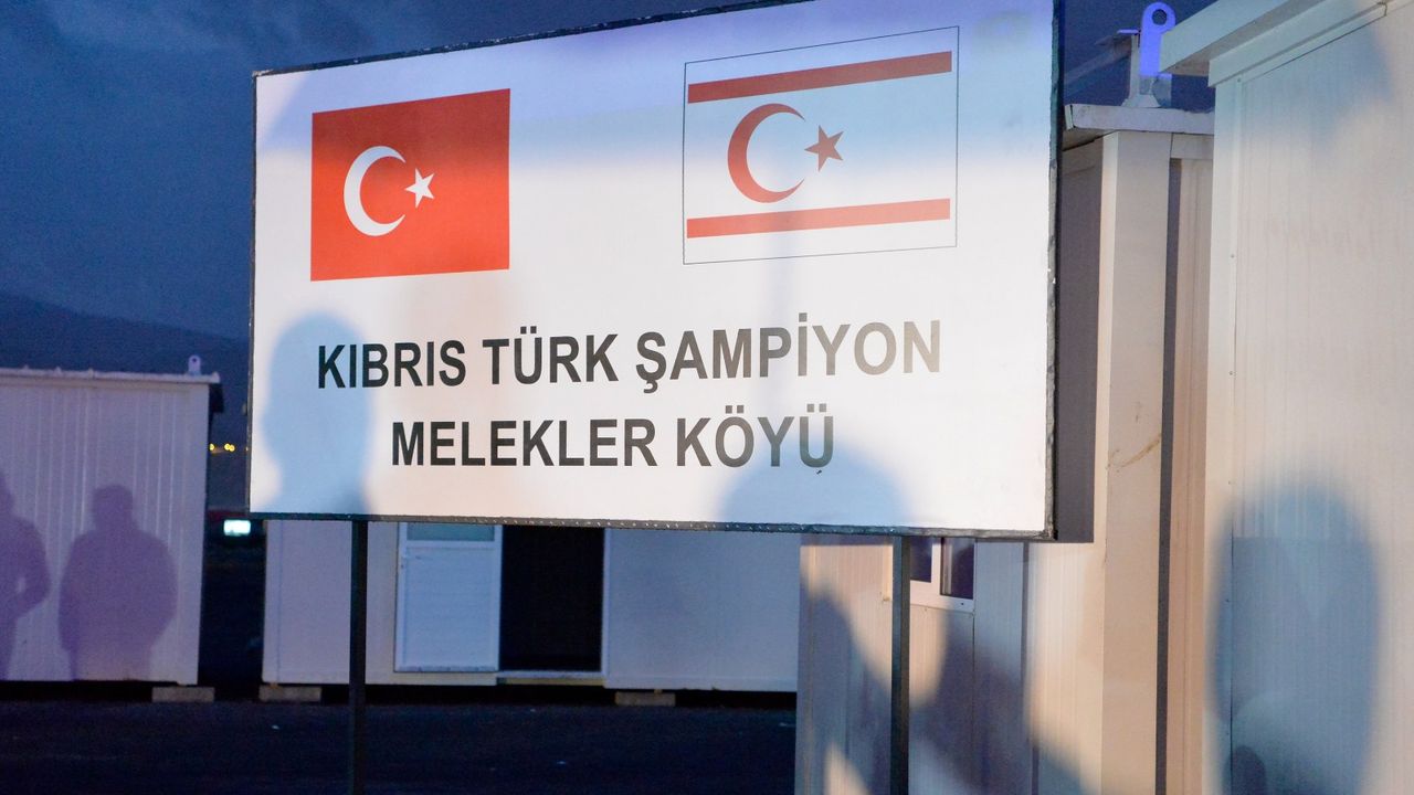 Cumhurbaşkanı Tatar, İskenderun’da “kıbrıs Türk Şampiyon Melekler Köyü” Konteyner Yerleşim Alanı Ziyaret Etti