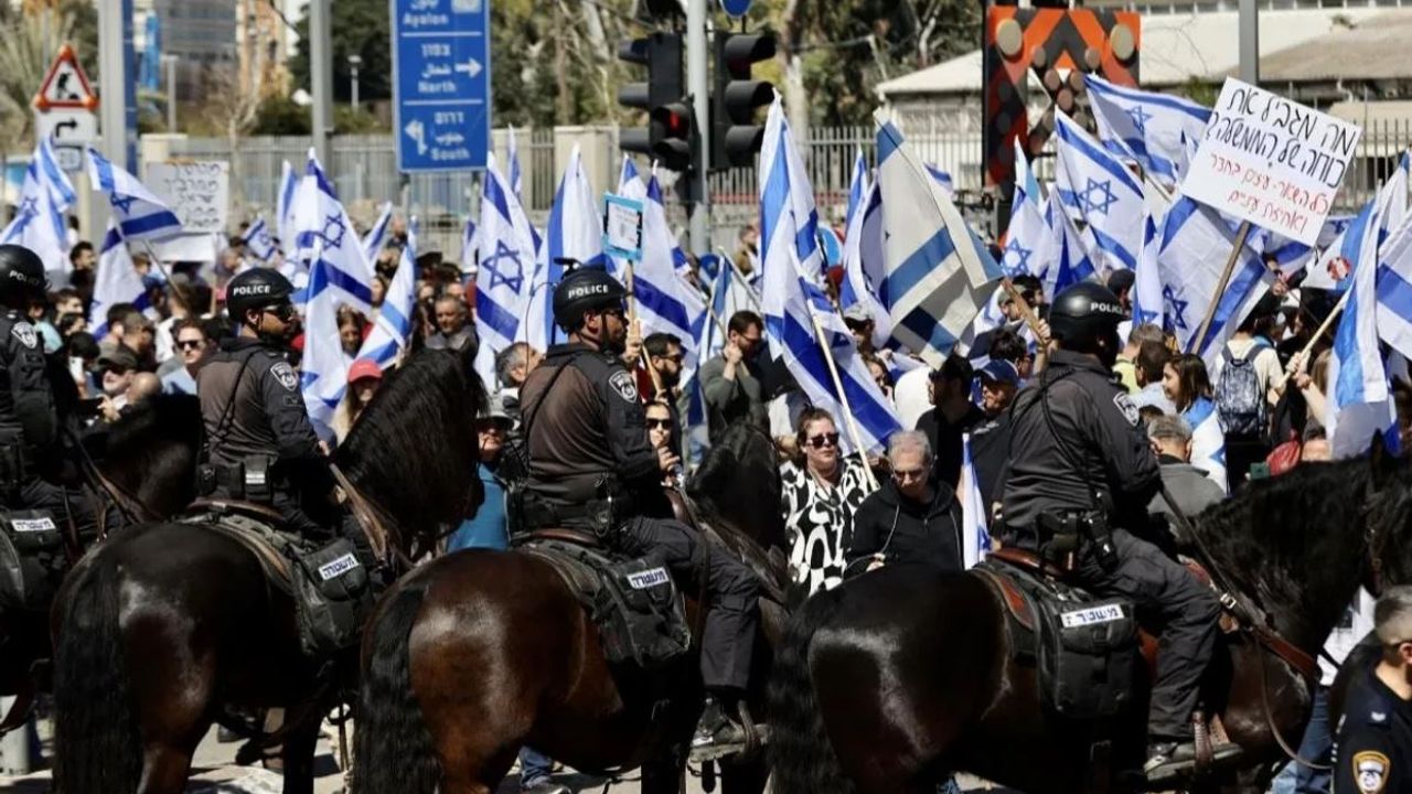 İsrail'deki Araplar, Netanyahu Hükümetinin Yargı Düzenlemelerine Karşı İlk Kez Sokağa İndi