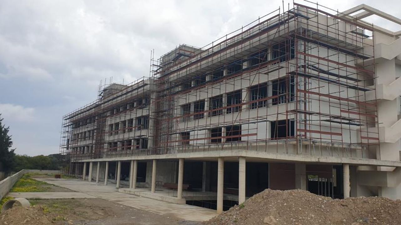 Altuğra: “Yeni Girne Hastanesi’nin yapımı hızla devam ediyor”