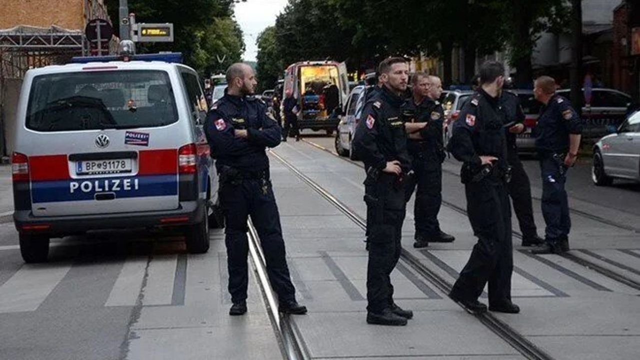 Viyana'da Kiliselere Saldırı Tehdidi Nedeniyle Güvenlik Artırıldı