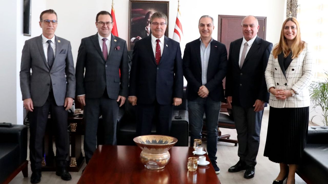 Başbakan Ünal Üstel, Kıbrıs Türk Ticaret Odası'nı Kabul Etti
