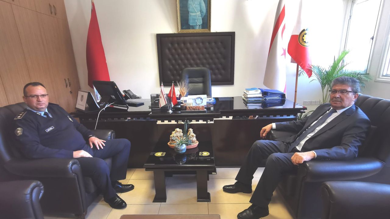 Başbakan Üstel, Girne Polis Müdürlüğü’nü ziyaret etti