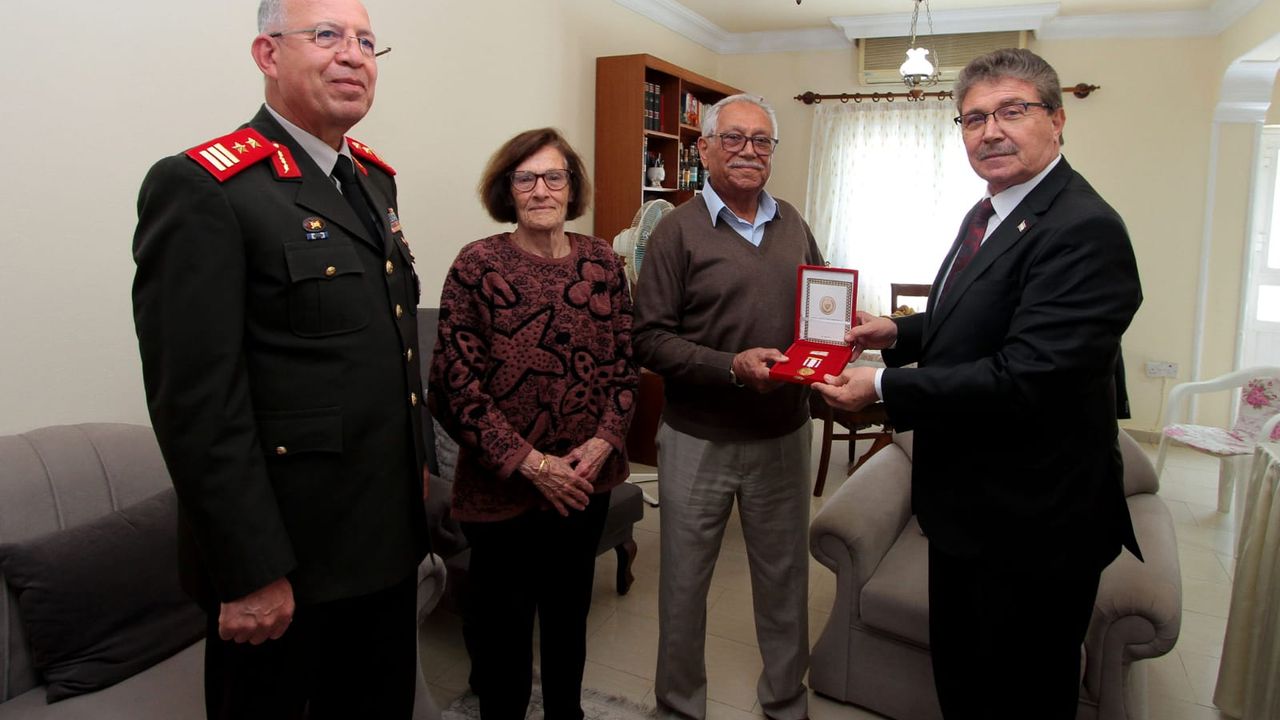 Başbakan Üstel, Konuralp Ve Aytaçoğlu’na Mücahitlik Madalyası Verdi