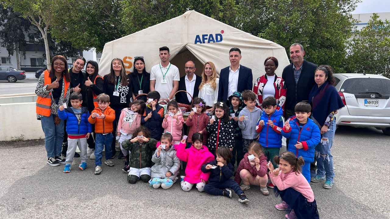 Çocuklar, Gönyeli Alayköy Belediyesi Park Yerindeki Zayder Çadırına Kitap Bağışladı, Tohum Aldı
