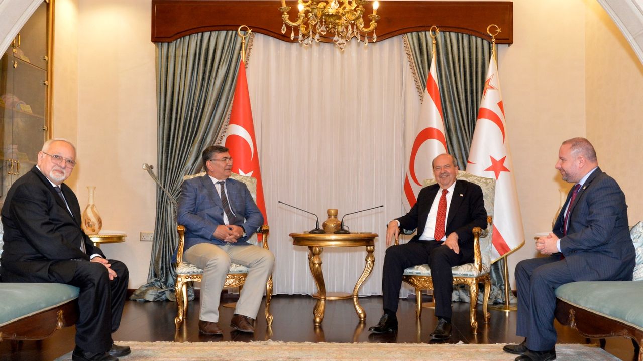 Cumhurbaşkanı Tatar, Britanyalı Kıbrıslı Türkler Derneği Yönetimini Kabul Etti