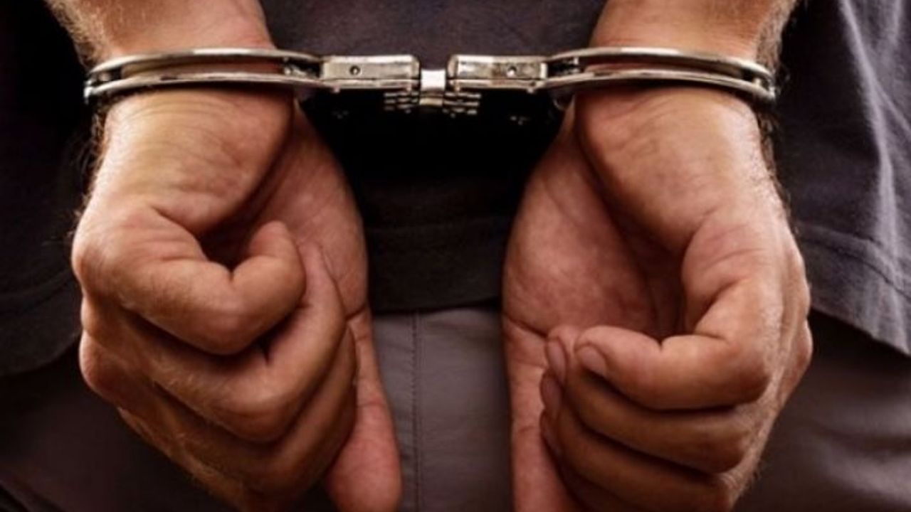 Polis Girne’de iki kişiyi uyuşturucu, 3 kişiyi de kaçak elektronik nargile bulundurmaktan tutukladı