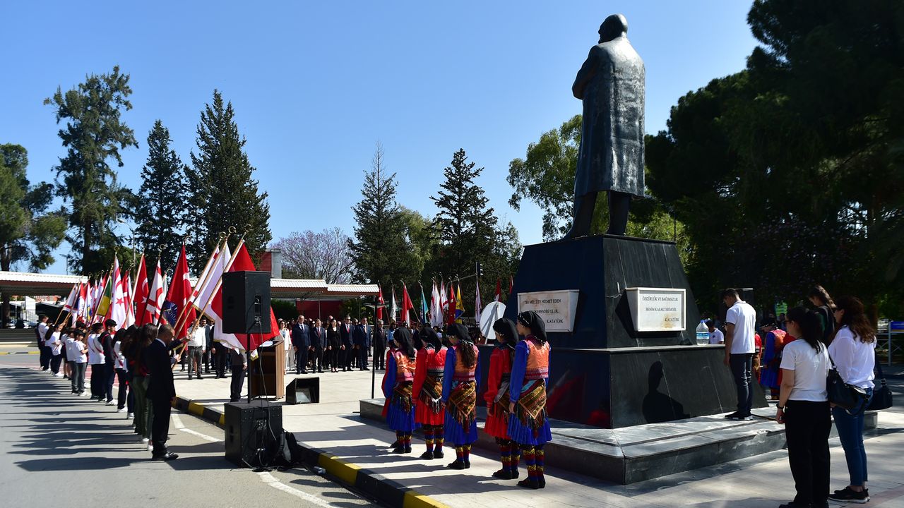 19 Mayıs Atatürk’ü Anma, Gençlik Ve Spor Bayramı Kutlamaları “Gençlik Meşalesi”nin Yakılmasıyla Başladı