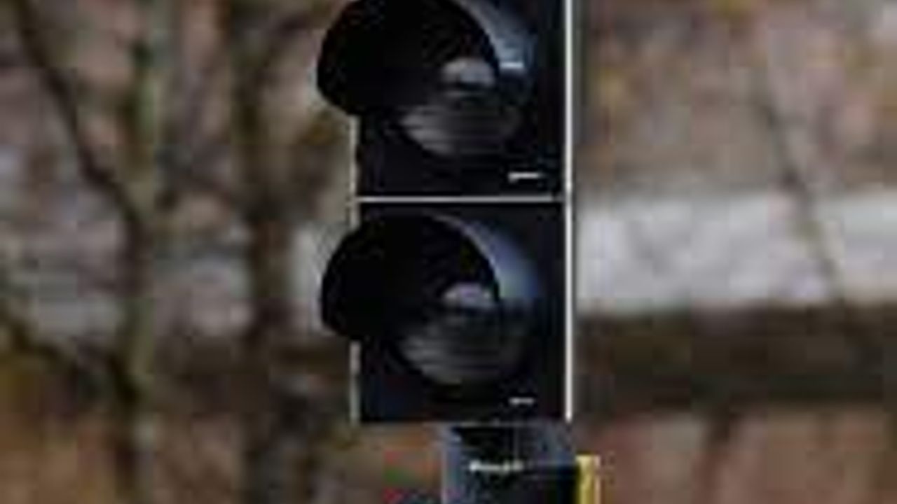 Alpet Trafik Işıkları, arıza nedeniyle devre dışı kaldı