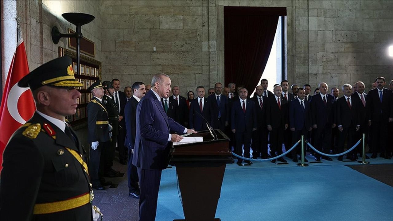 TC Cumhurbaşkanı Erdoğan Başkanlığındaki devlet erkanı, Anıtkabir'i ziyaret etti