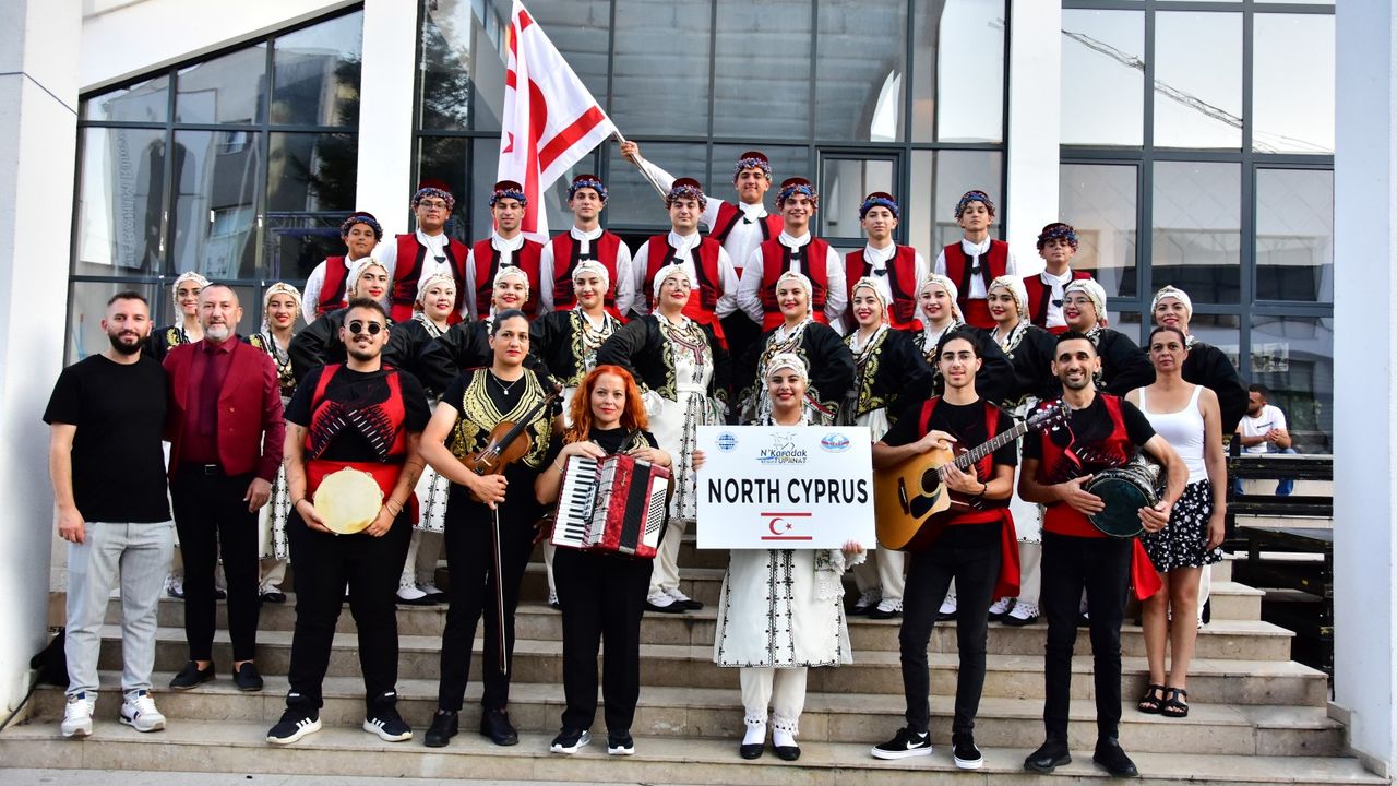 İskele Belediyesi Halk Dansları Ekibi Kosova’da Festivale Katıldı