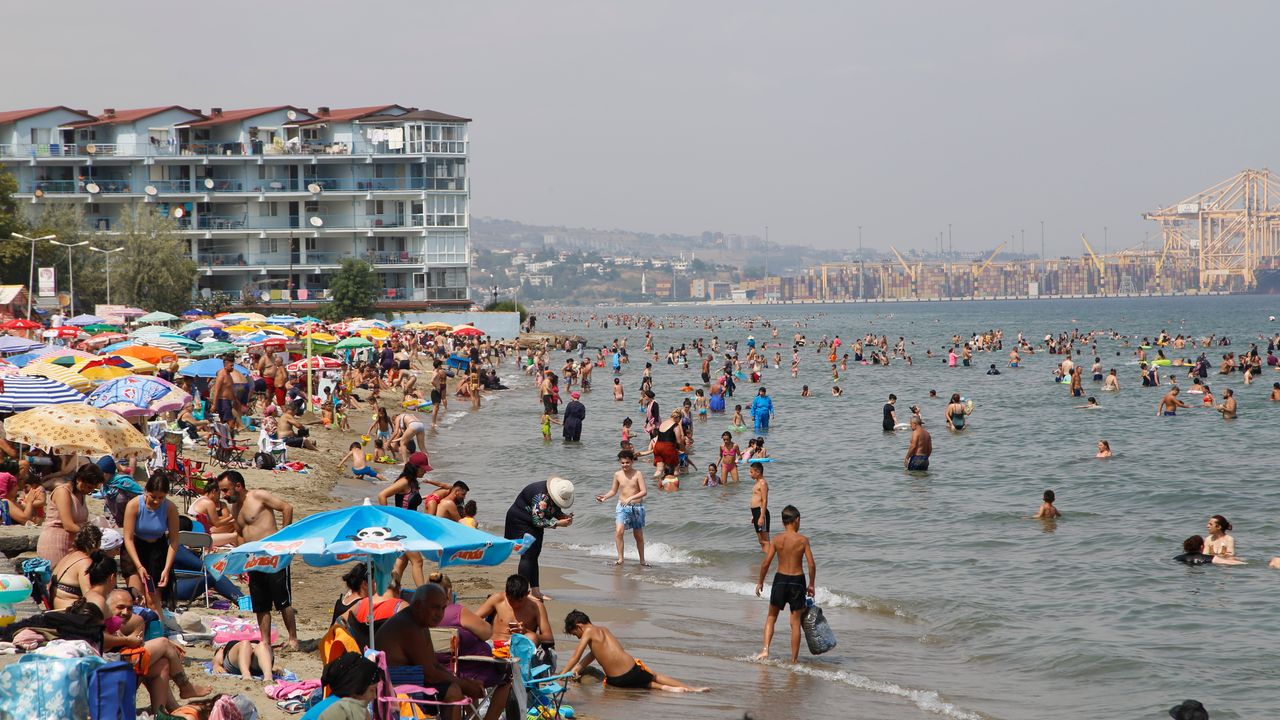 Sıcak Havada Deniz Ve Havuzlarda Enfeksiyon Riski