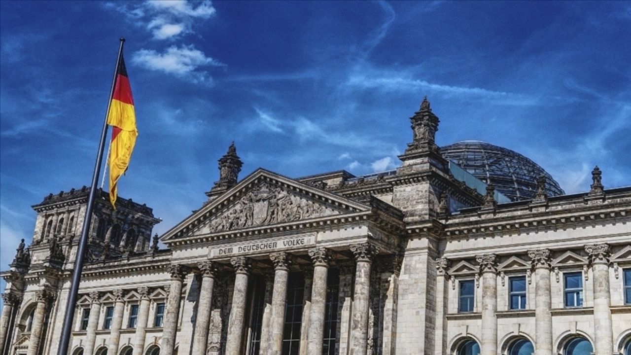 Alman Hükümeti Yeni Bütçede Kemer Sıkacak