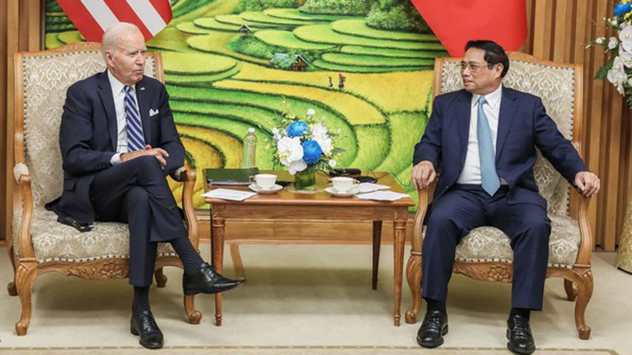Biden, Vietnam Başbakanı Chinh İle Bir Araya Geldi