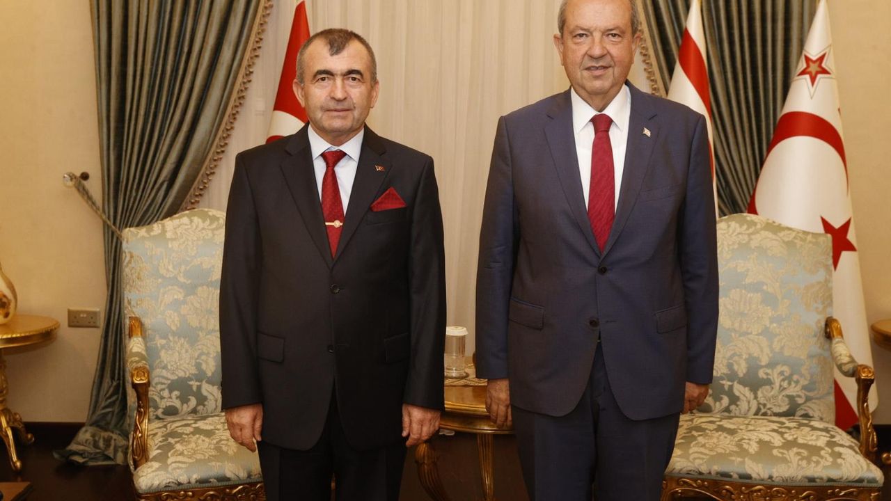 Cumhurbaşkanı Tatar, Emekli Korgeneral İlyas Bozkurt’u Kabul Etti