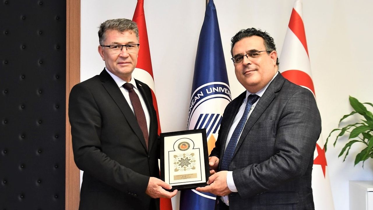 TDK Başkanı Prof. Dr. Osman Mert, Aykut Hocanın’ı ziyaret etti