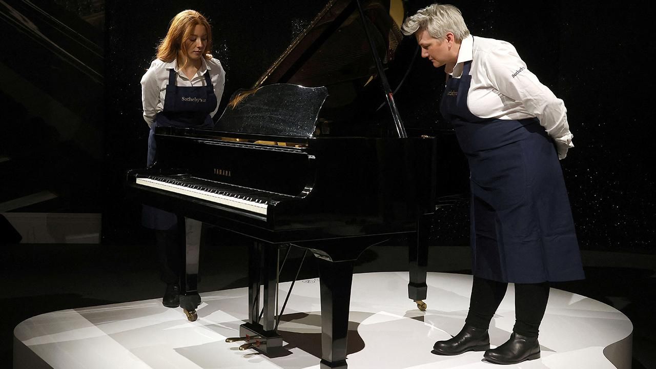 Freddie Mercury'nin Piyanosu Açık Artırmada 2 Milyon Doların Üzerinde Alıcı Buldu
