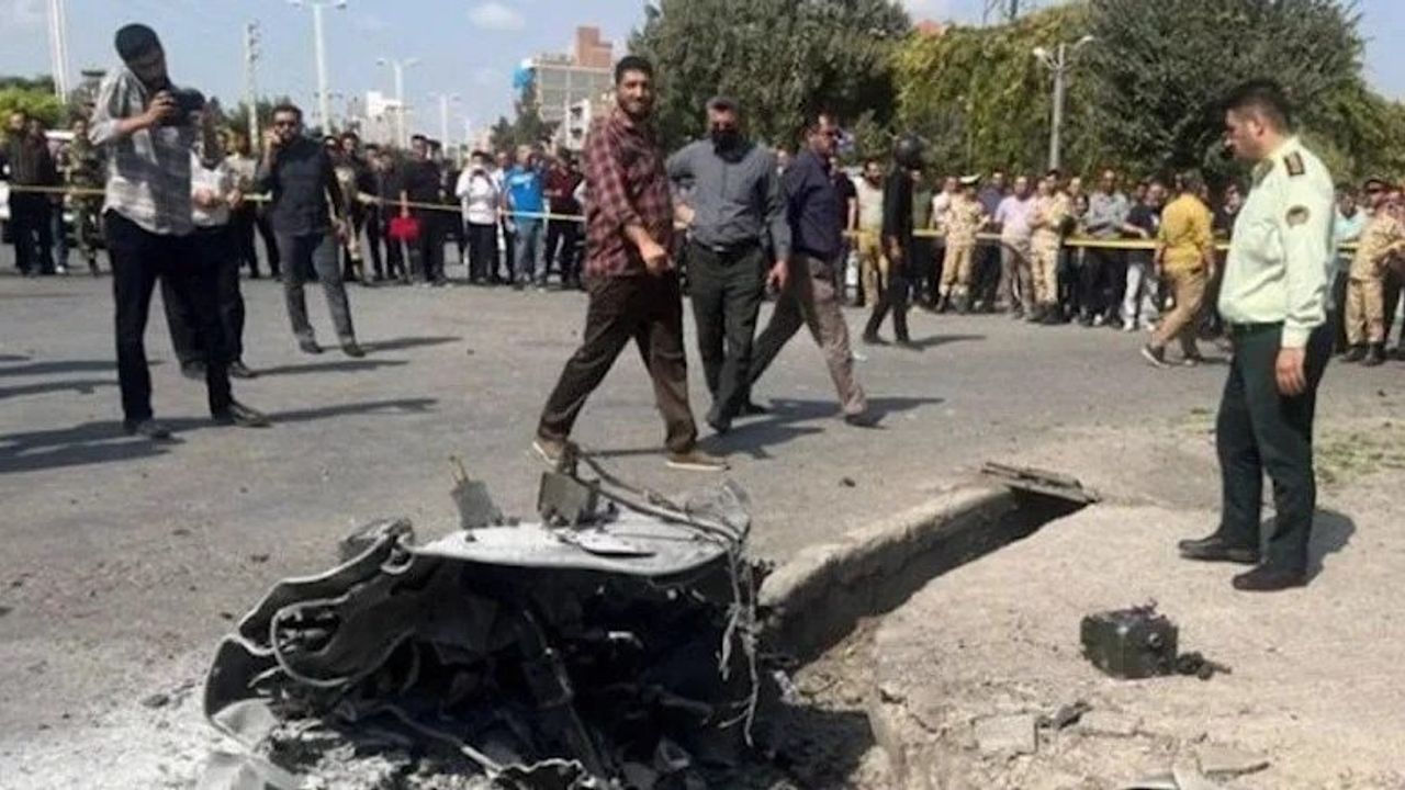 İran'ın Gorgan Kentine Düşen Tanımlanamayan Metal Cisimler Halkta Korkuya Yol Açtı