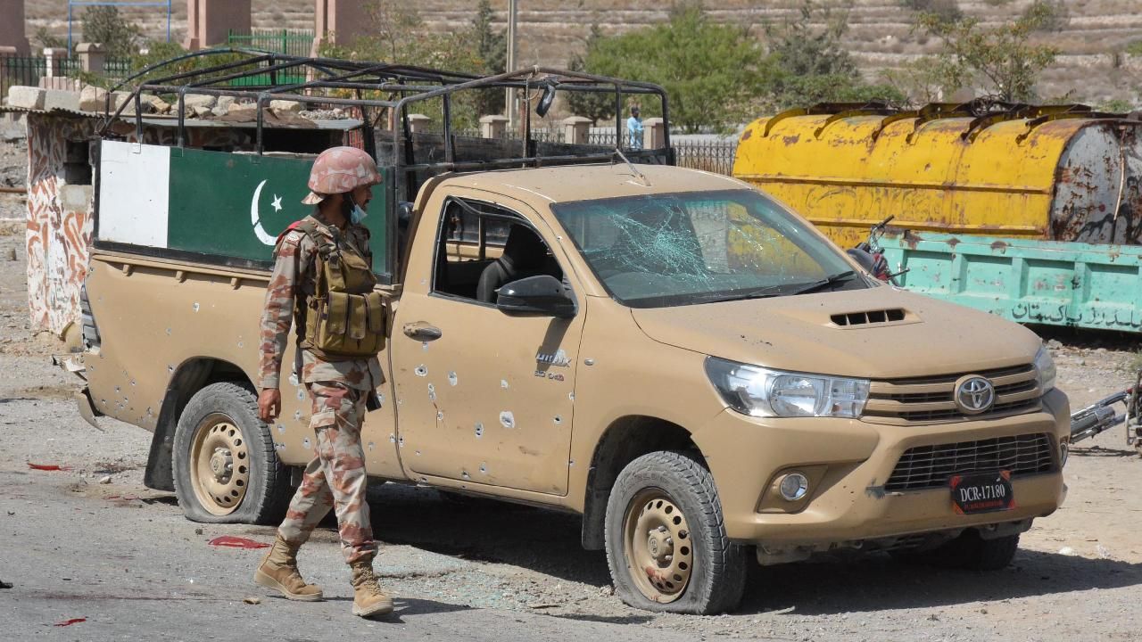 Afganistan sınırındaki çatışmalarda 3 Pakistan askeri hayatını kaybetti