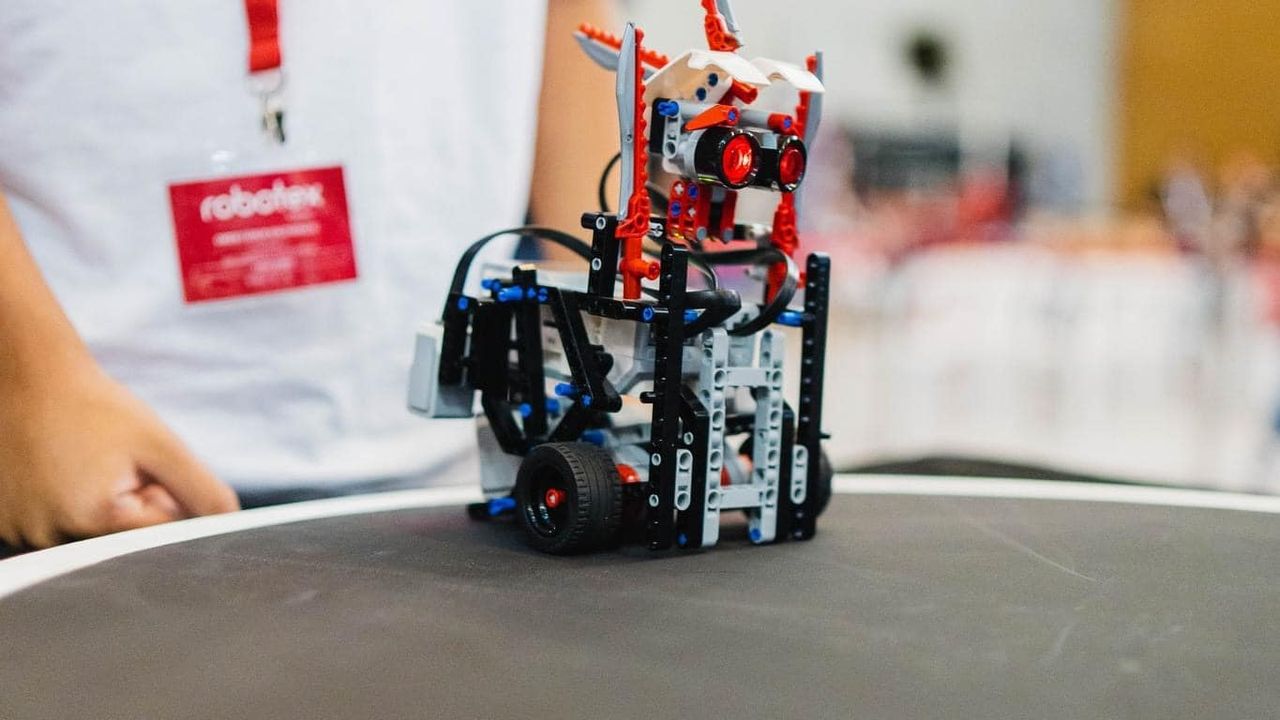 Robotik kodlama eğitimi alan GİGEM öğrencileri uluslararası yarışmalarda dereceye girdi