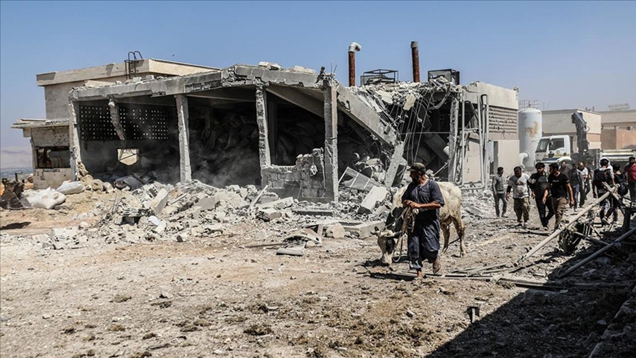 Suriye Ordusu Ve Destekçilerinin İdlib'e Saldırılarında Bir Haftada 6 Binden Fazla Sivil Yerinden Oldu