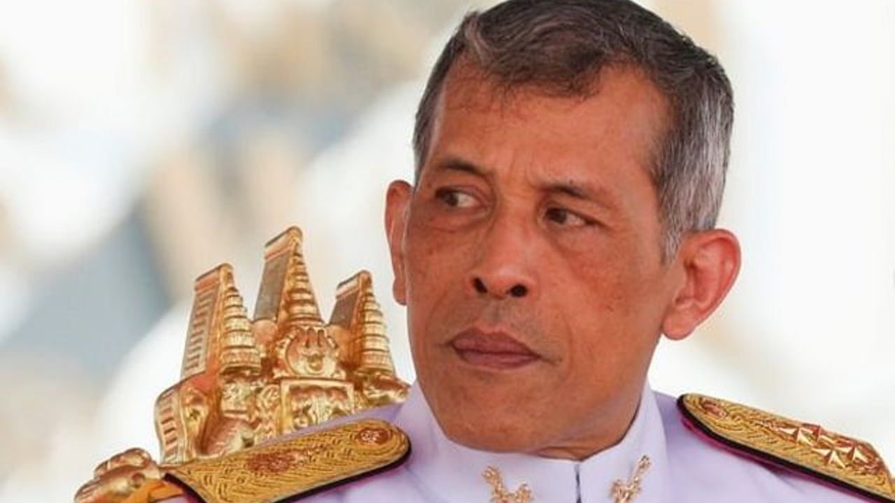 Tayland Kralı Vajiralongkorn yeni kabineyi onayladı