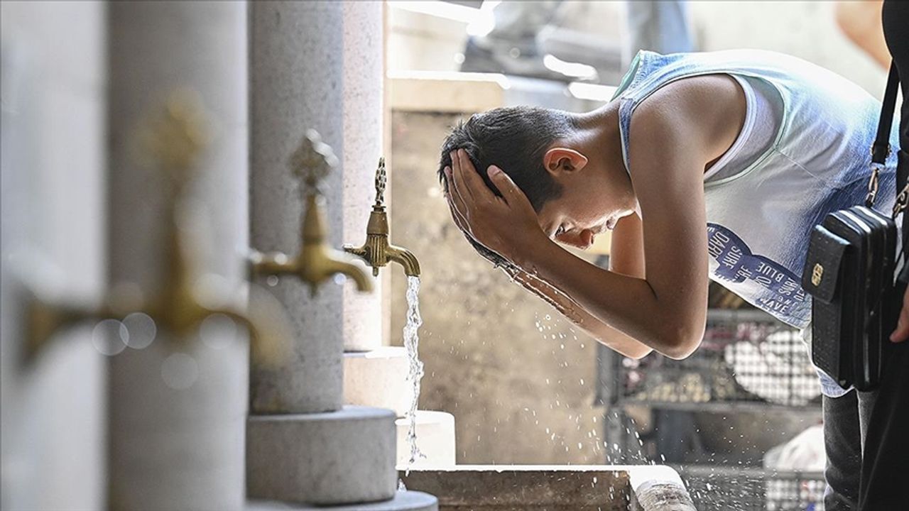 Türkiye'de Son 53 Yılın En Sıcak İkinci Ağustos Ayı Yaşandı