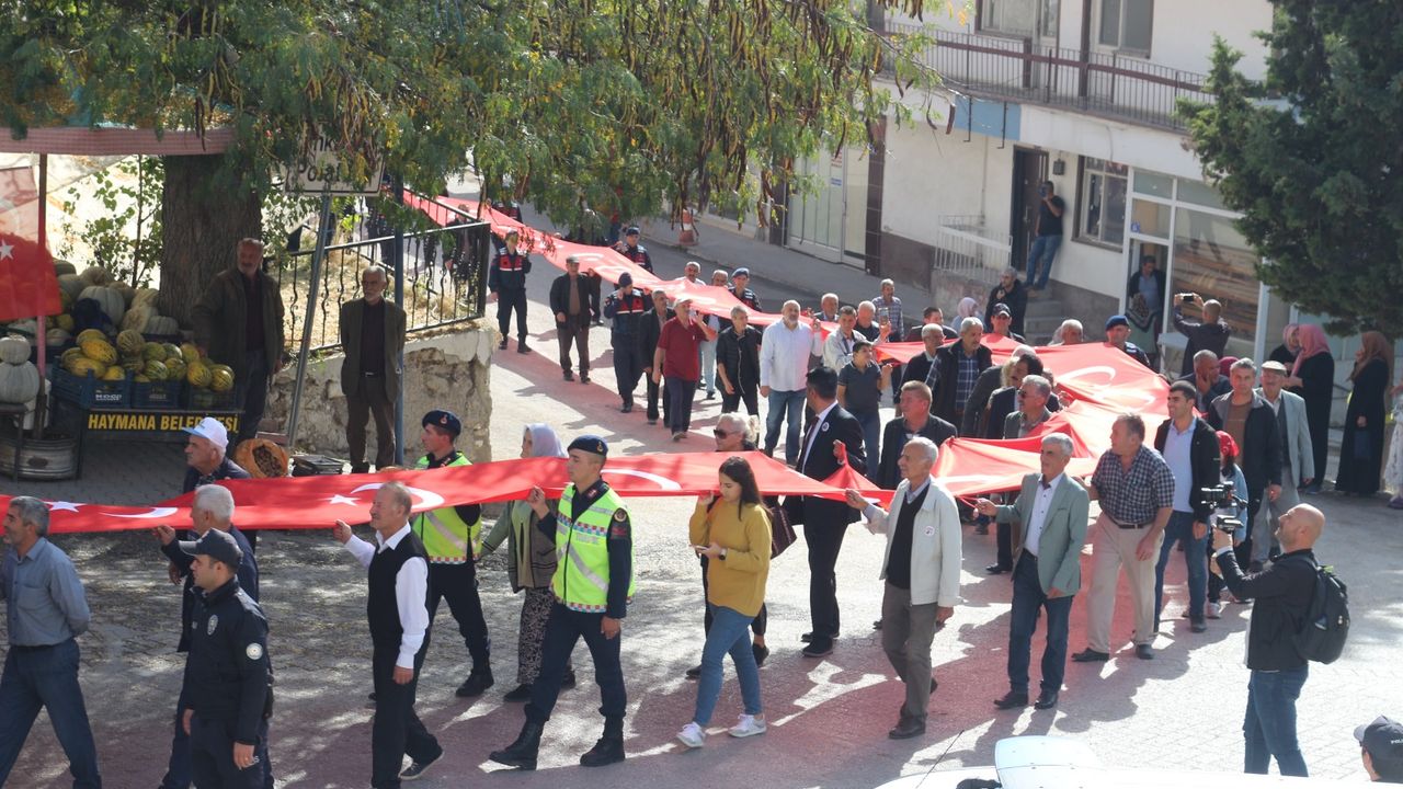 Ankara Haymana'da Cumhuriyet Bayramı 4 Bin 447 Metrelik Türk Bayrağıyla Kutlandı
