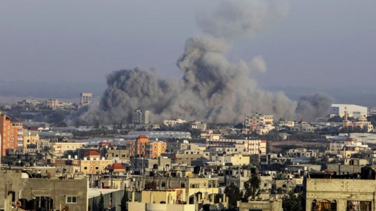 Gazze Hükümeti: "Gazze'ye 18 Bin Ton Bomba Atıldı, Bu Hiroşima'ya Atılanın Bir Buçuk Katı"